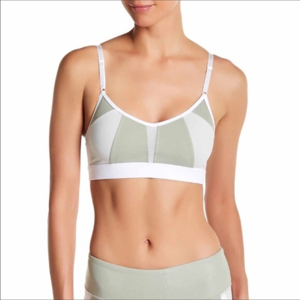 Alo yoga trace 2 sports bra